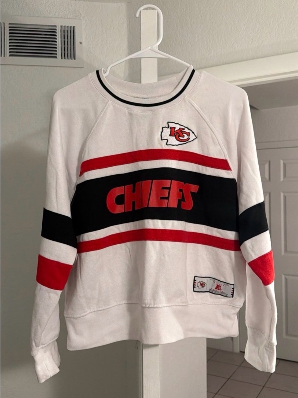 Kansas City Chiefs Women’s Crewneck Sweatshirt. Size XL. NFL